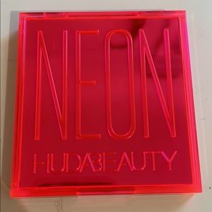 Huda Beauty Neon Eyeshadow Palette